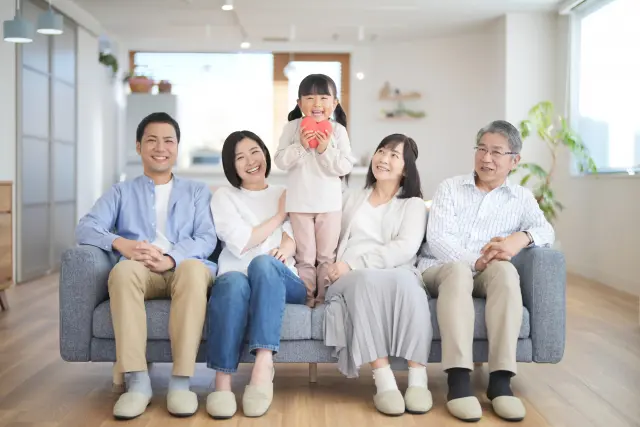 親子3世代の家族写真