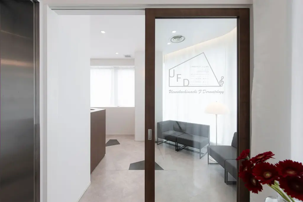 クリニック入口