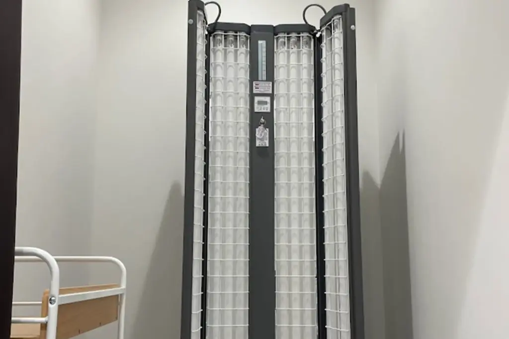 ＜紫外線装置＞アトピー性皮膚炎や湿疹、乾癬などの症状に