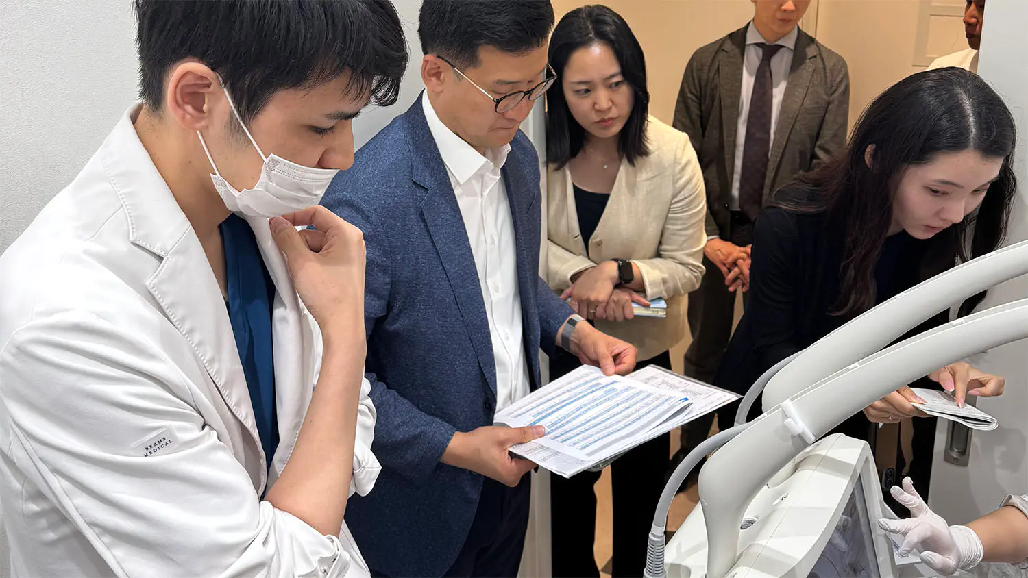 美容機器製造本社スタッフとも日々検討を重ね、最善の方法で治療をしています